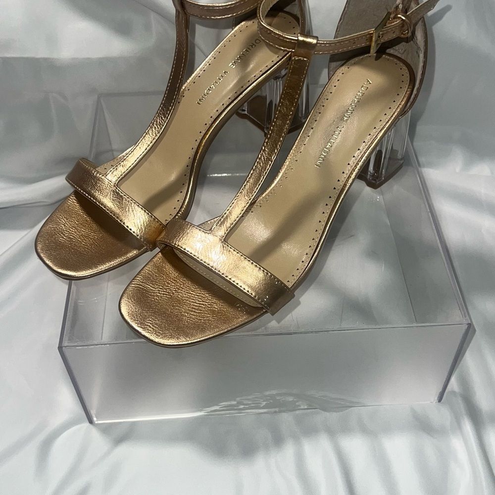 8.5 Women's Adrienne Vittadini Gold Heels Elegant Design